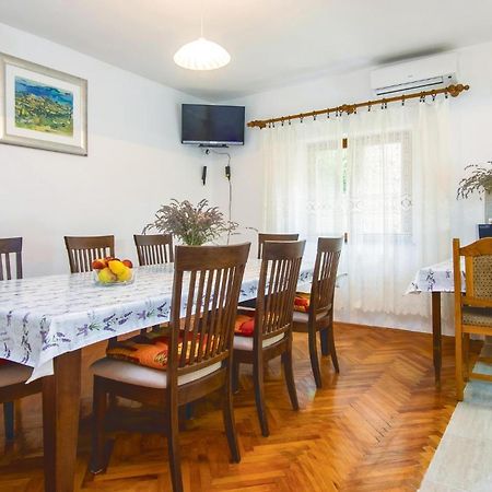 Amazing Apartment In Dugi Rat With Kitchen Esterno foto